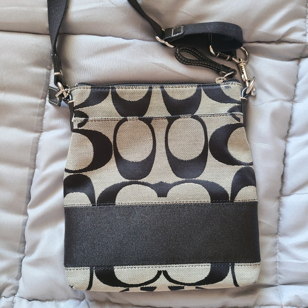 Coach Monogram Purse - Picture 2 of 5